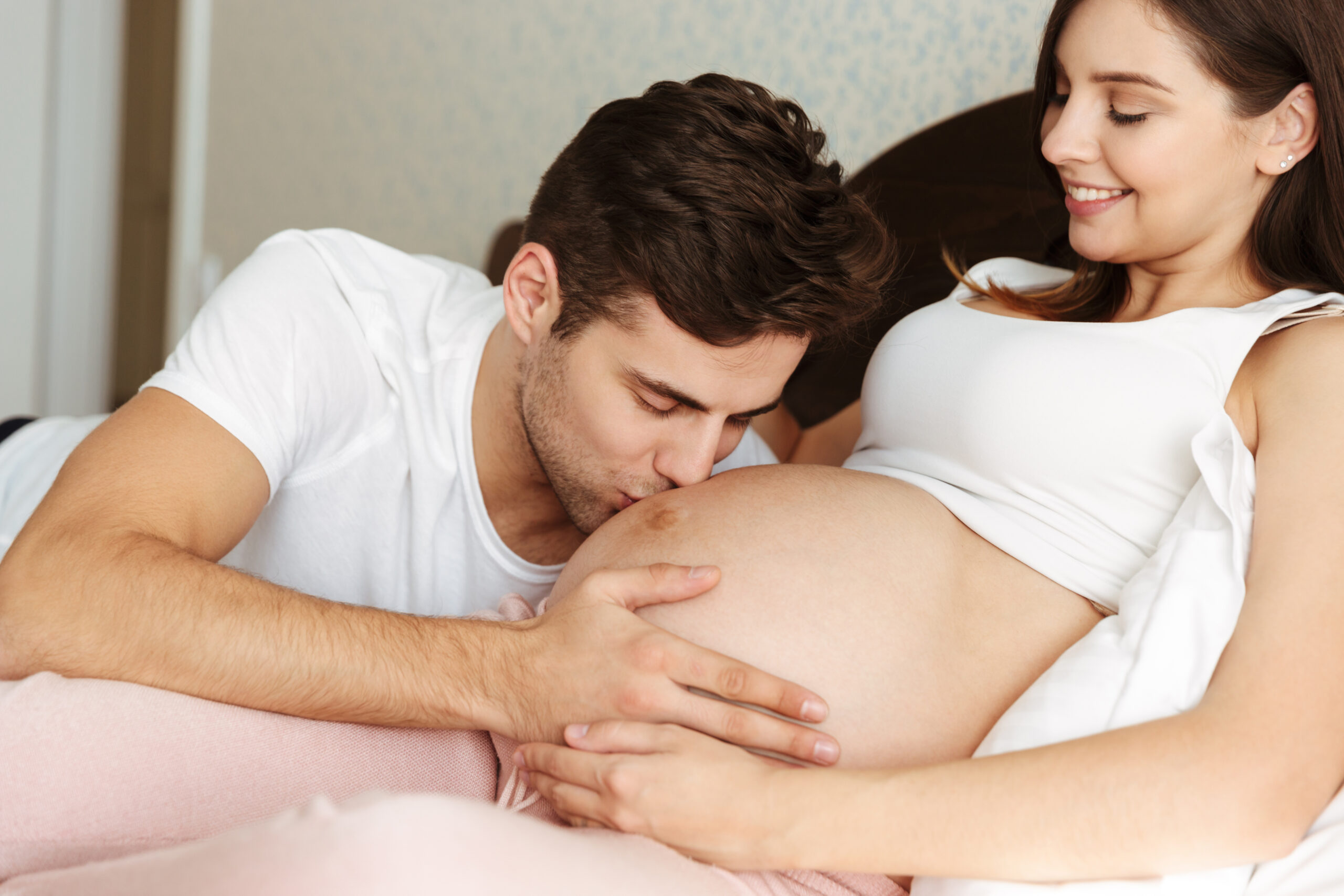 7 Lợi ích tuyệt vời khi bố trò chuyện với thai nhi mỗi ngày